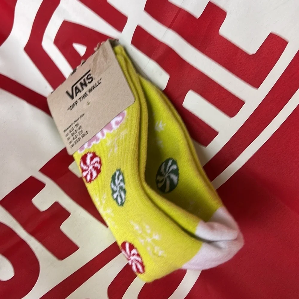 VANS “Off The Wall” Women’s socks
NWT - Picture 2 of 16